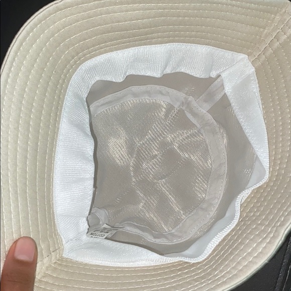 bucket hat - Picture 2 of 3